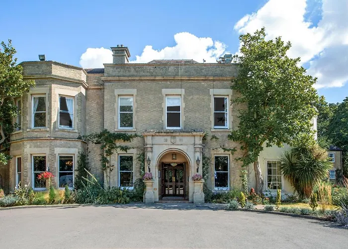 Woodland Manor Hotel