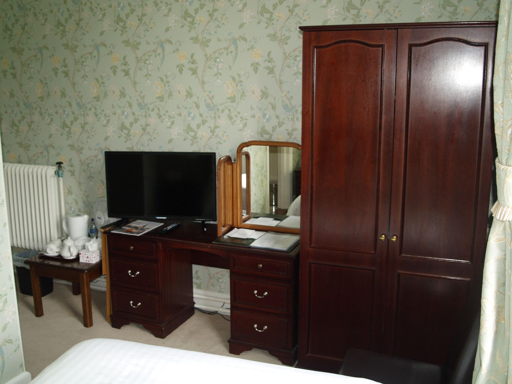 Woodland Manor Hotel