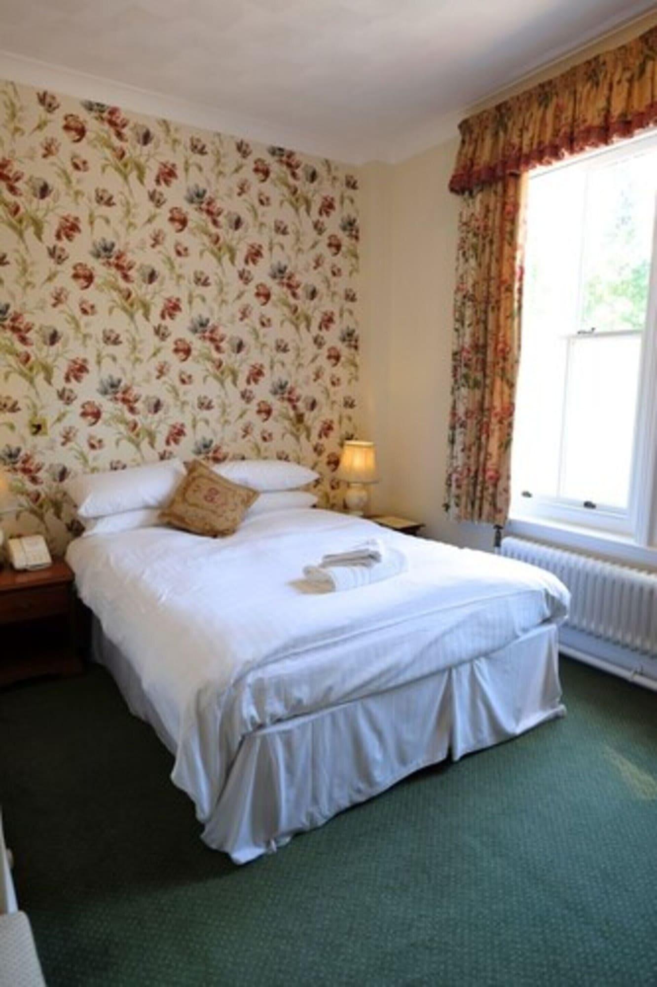 Woodland Manor 3* Bedford