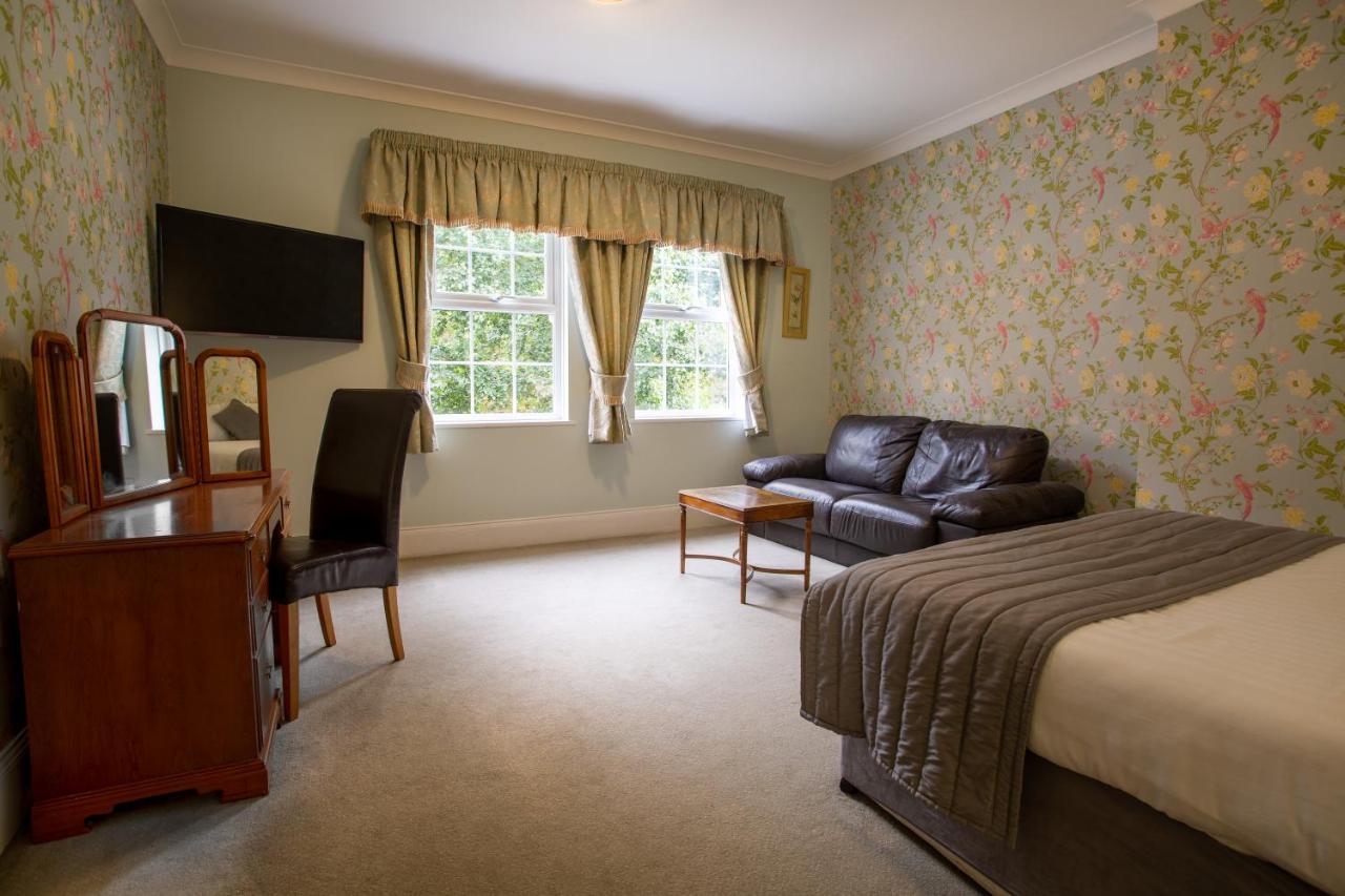 Woodland Manor Hotel 3*