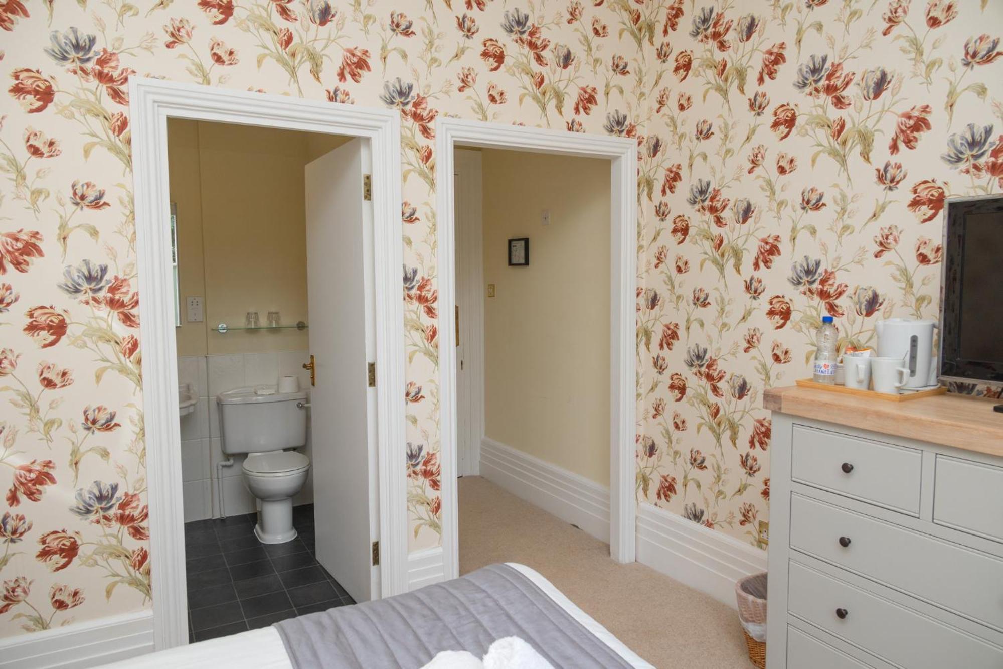 Woodland Manor Hotel 3*