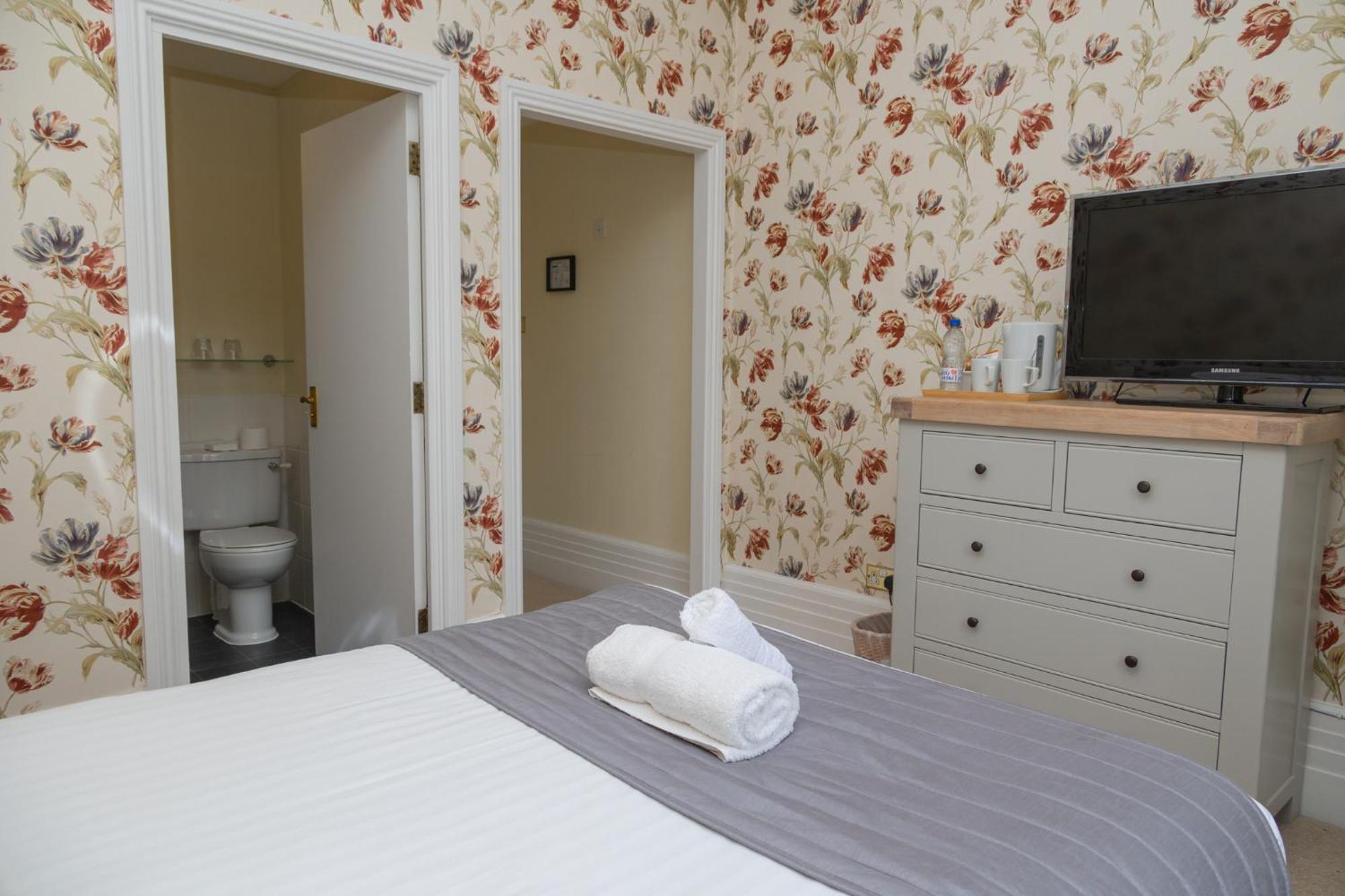 Woodland Manor 3*